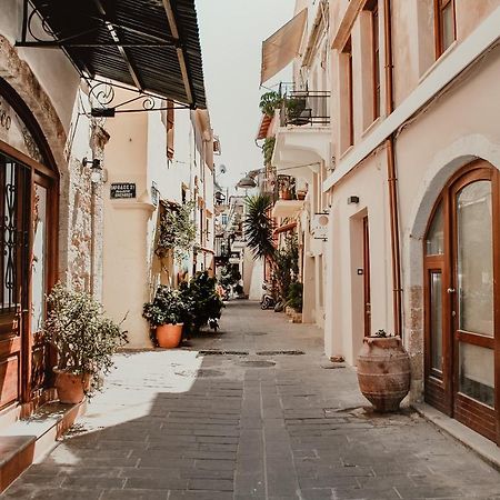 Destino Home Overlooking The Venetian Port Of Chania Chania  Exteriör bild