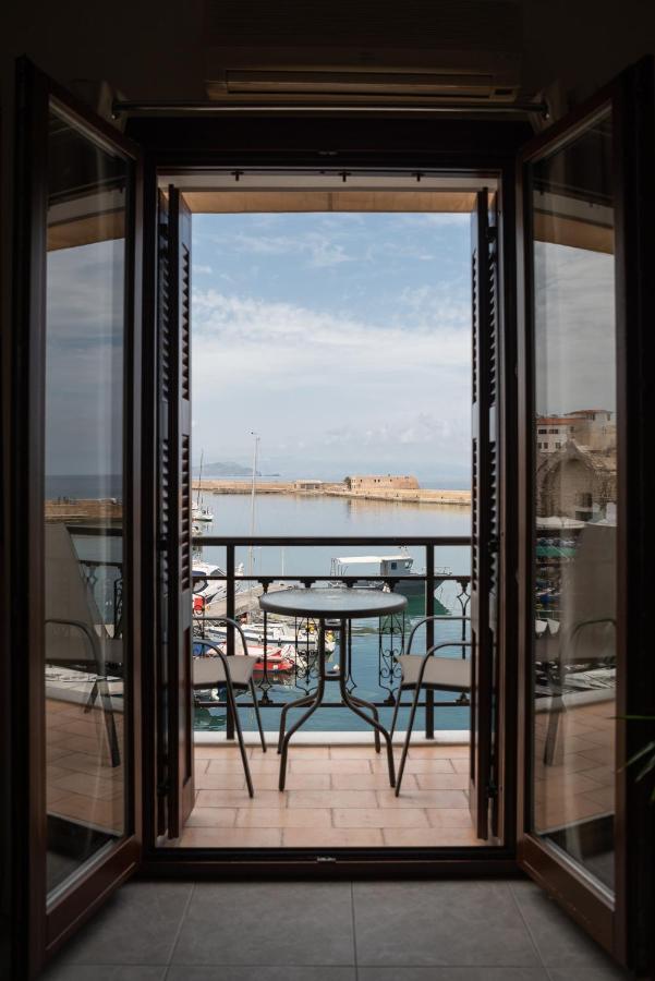 Destino Home Overlooking The Venetian Port Of Chania Chania  Exteriör bild