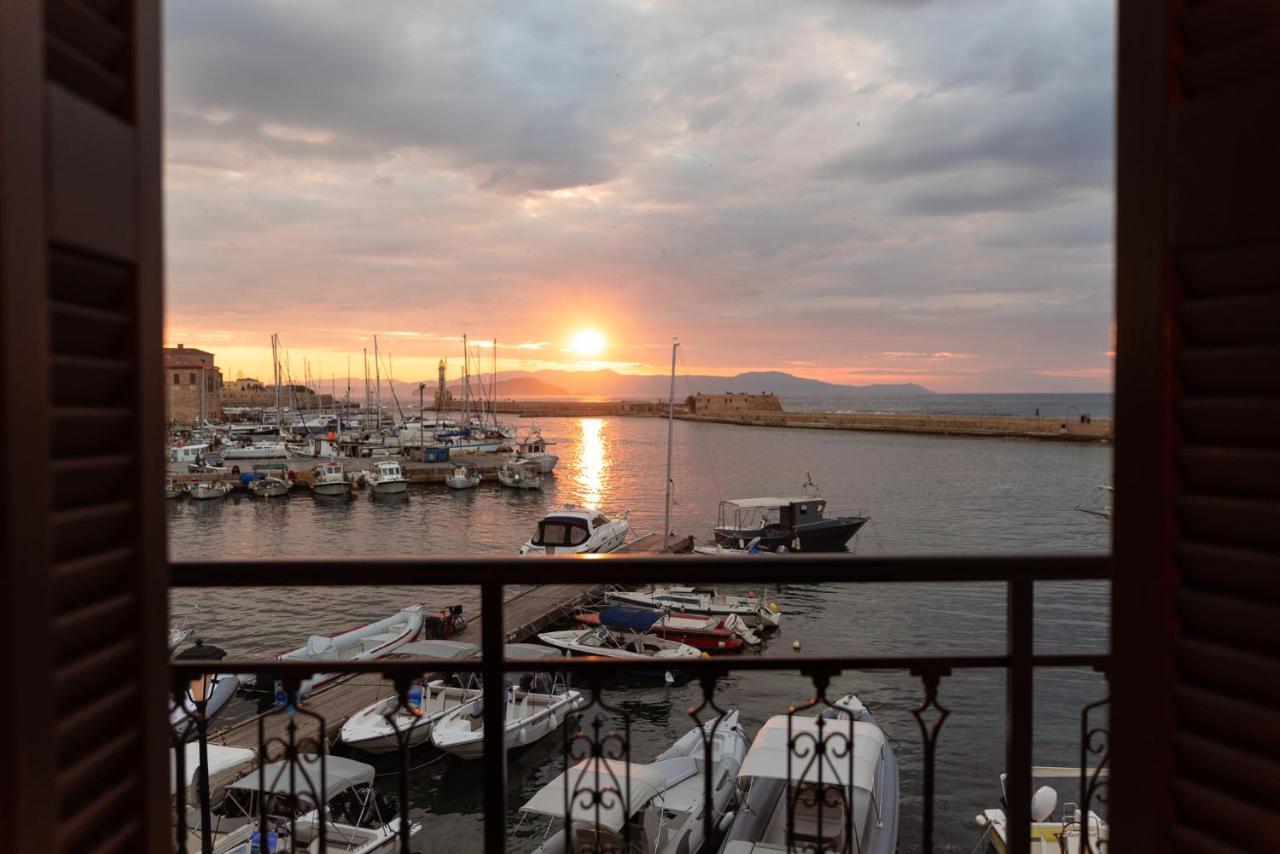 Destino Home Overlooking The Venetian Port Of Chania Chania  Exteriör bild
