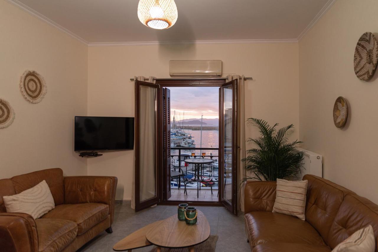 Destino Home Overlooking The Venetian Port Of Chania Chania  Exteriör bild