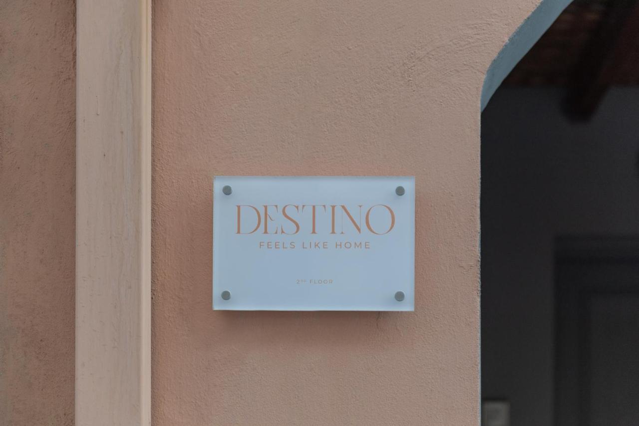 Destino Home Overlooking The Venetian Port Of Chania Chania  Exteriör bild