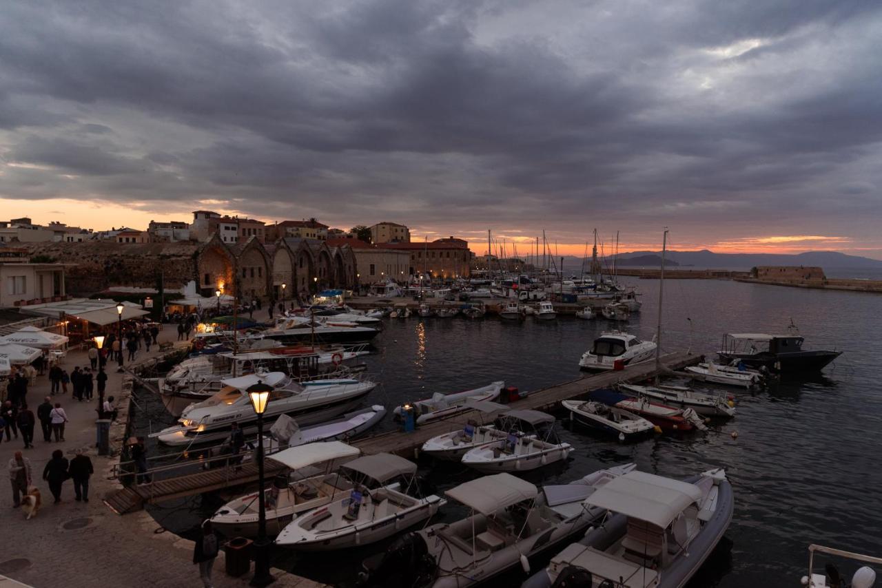 Destino Home Overlooking The Venetian Port Of Chania Chania  Exteriör bild