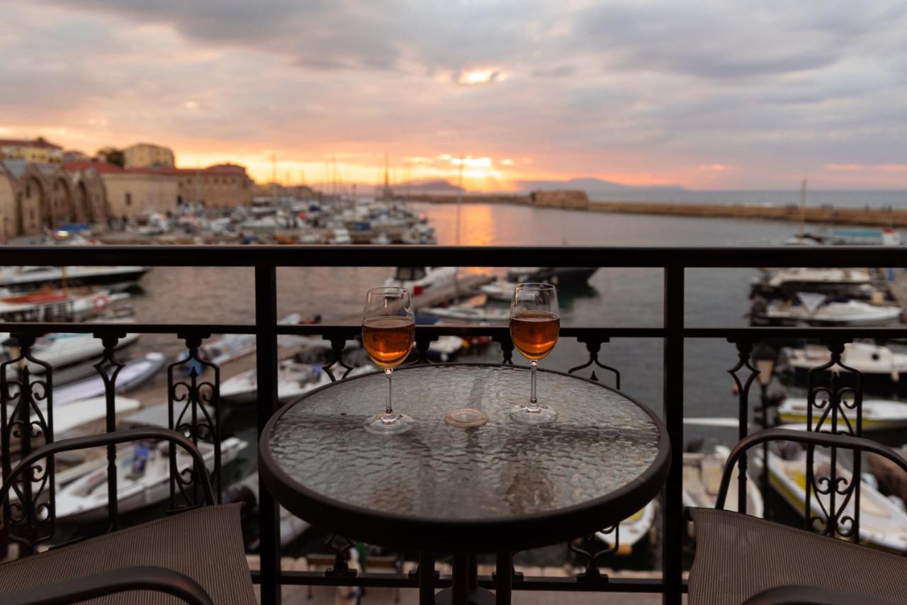 Destino Home Overlooking The Venetian Port Of Chania Chania  Exteriör bild