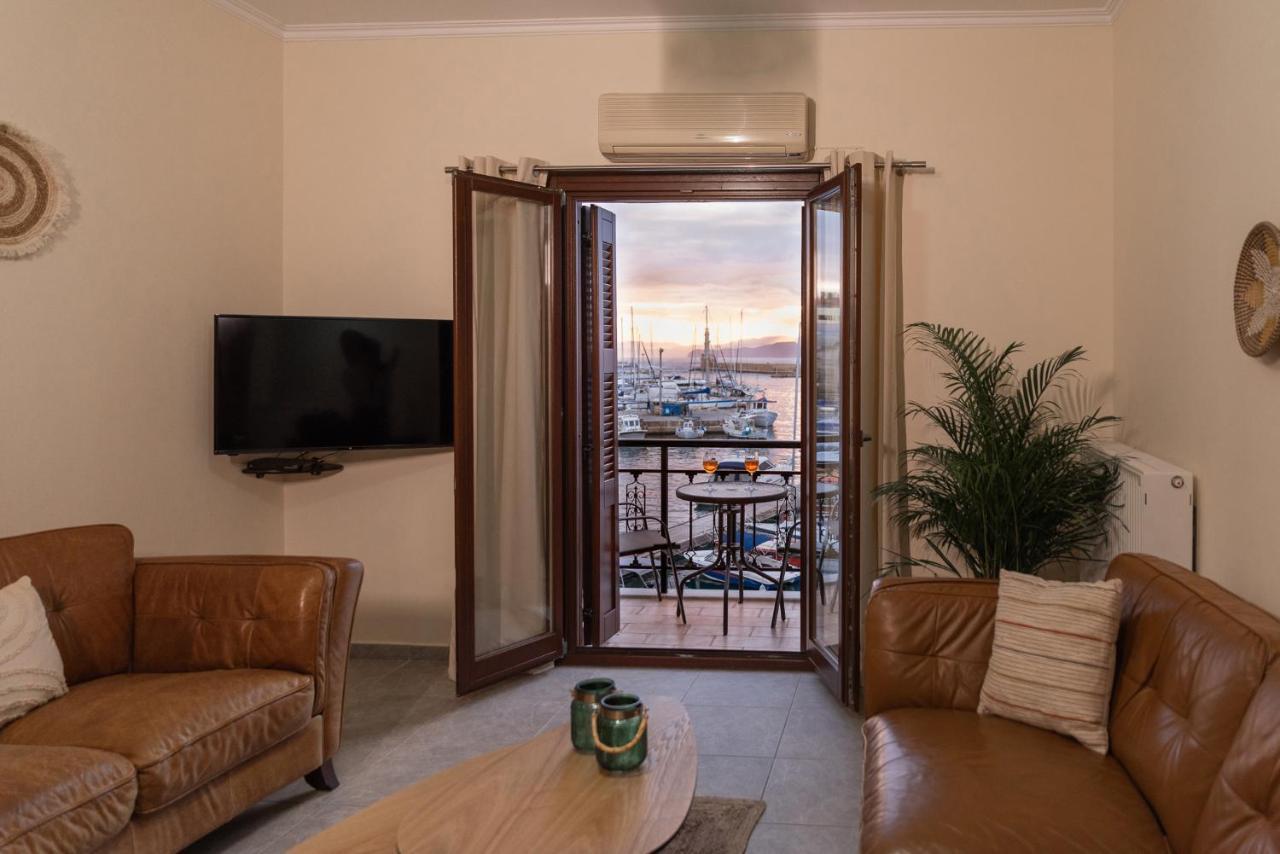 Destino Home Overlooking The Venetian Port Of Chania Chania  Exteriör bild