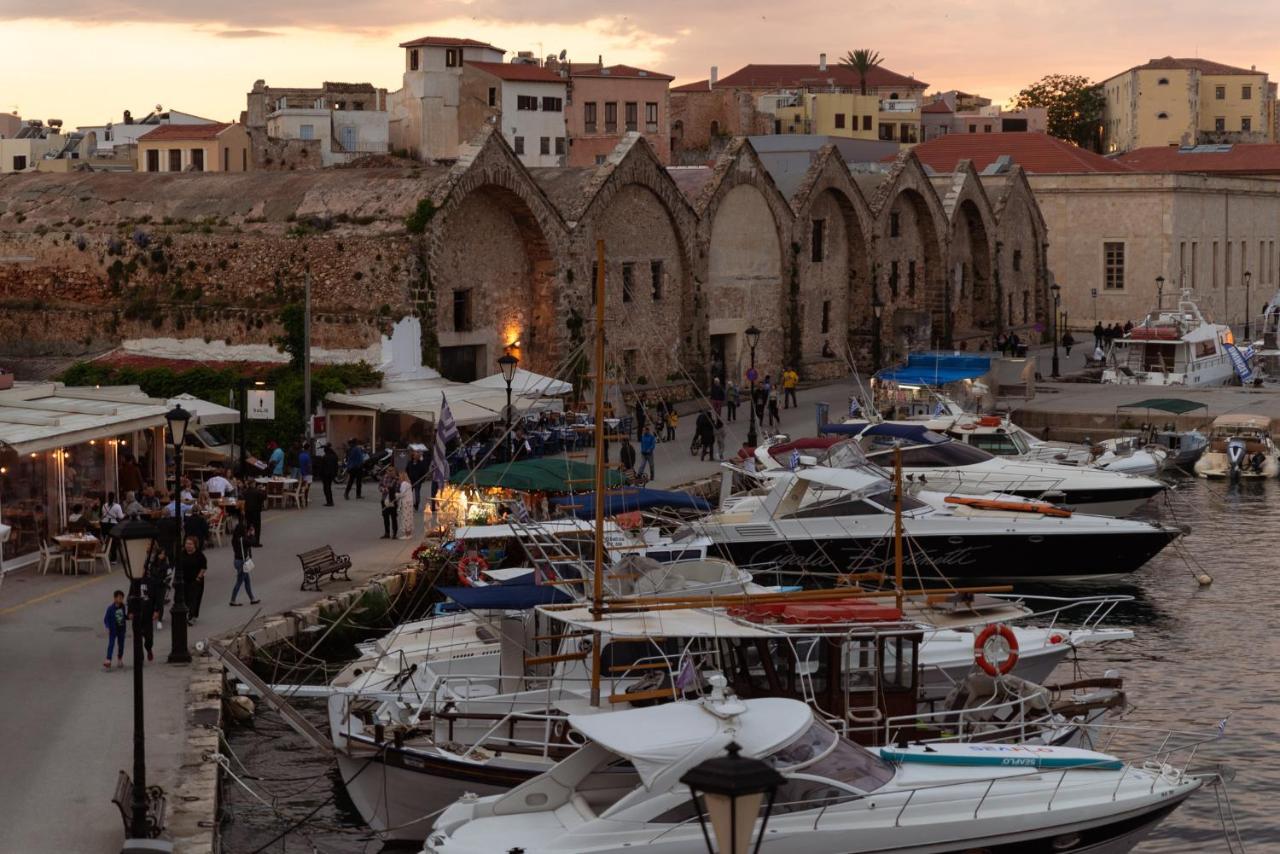 Destino Home Overlooking The Venetian Port Of Chania Chania  Exteriör bild