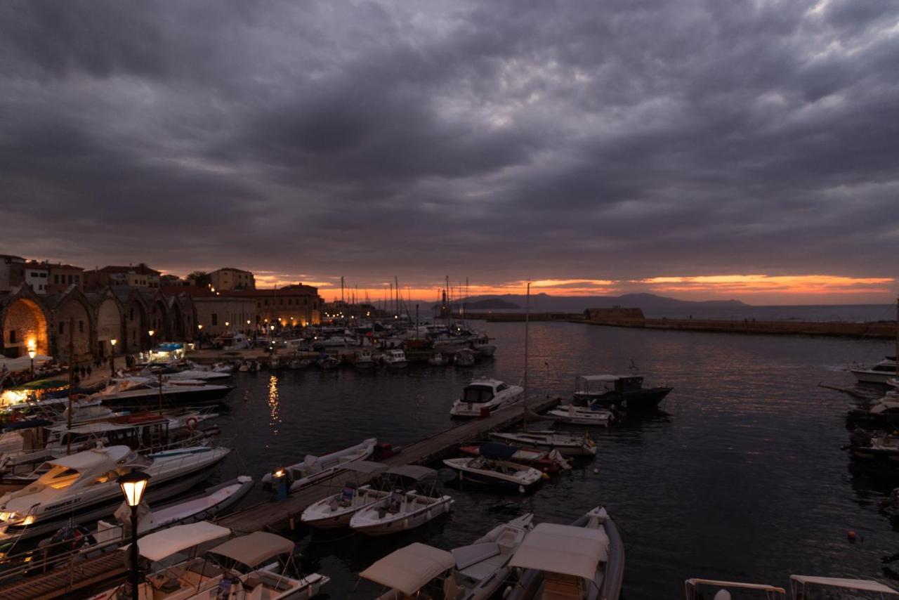 Destino Home Overlooking The Venetian Port Of Chania Chania  Exteriör bild