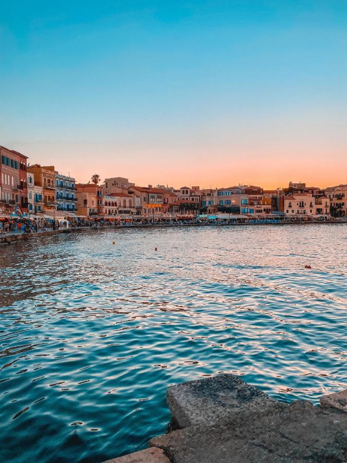Destino Home Overlooking The Venetian Port Of Chania Chania  Exteriör bild
