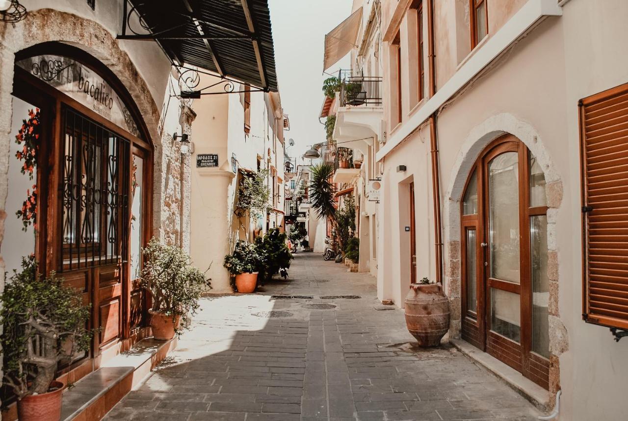 Destino Home Overlooking The Venetian Port Of Chania Chania  Exteriör bild