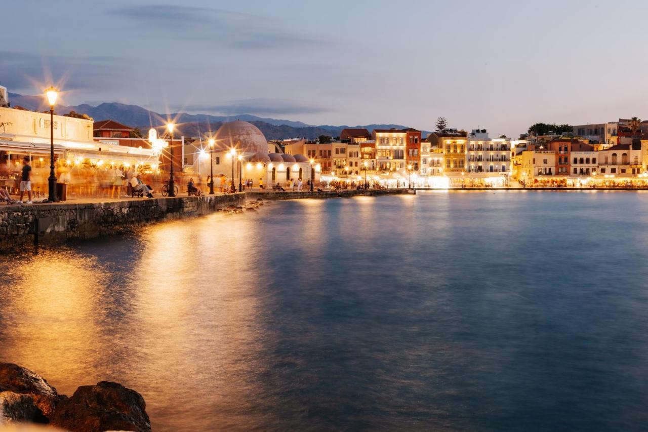 Destino Home Overlooking The Venetian Port Of Chania Chania  Exteriör bild