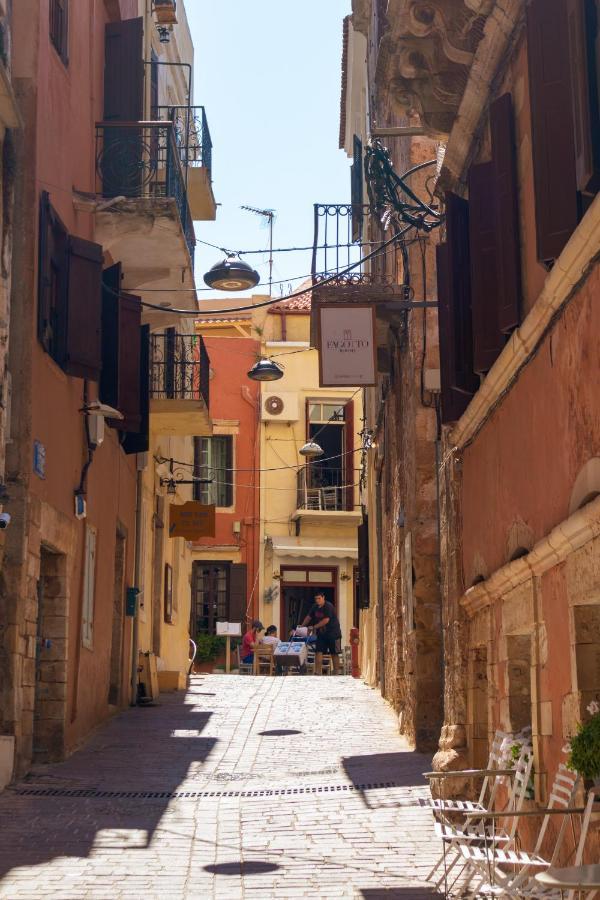 Destino Home Overlooking The Venetian Port Of Chania Chania  Exteriör bild