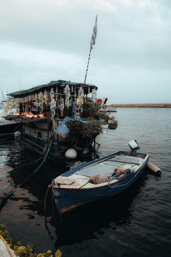 Destino Home Overlooking The Venetian Port Of Chania Chania  Exteriör bild